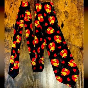 Vintage Disney Valentine’s day Winnie the Pooh neck tie